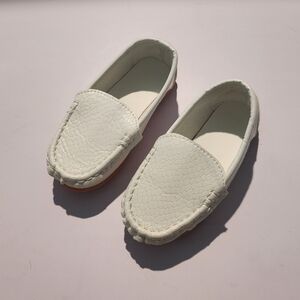 White Leather Mocassin 5T